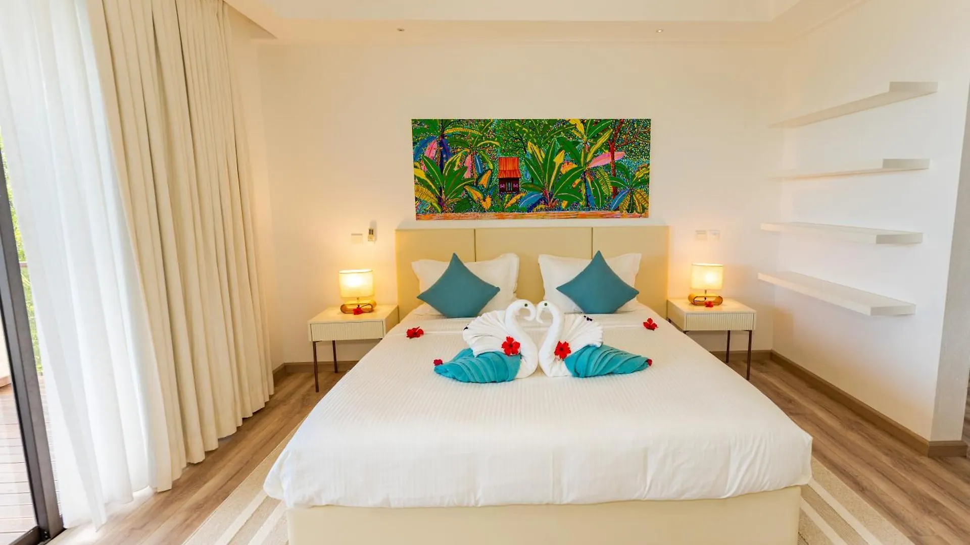 Valmer Resort And Spa Baie Lazare  Hotel
