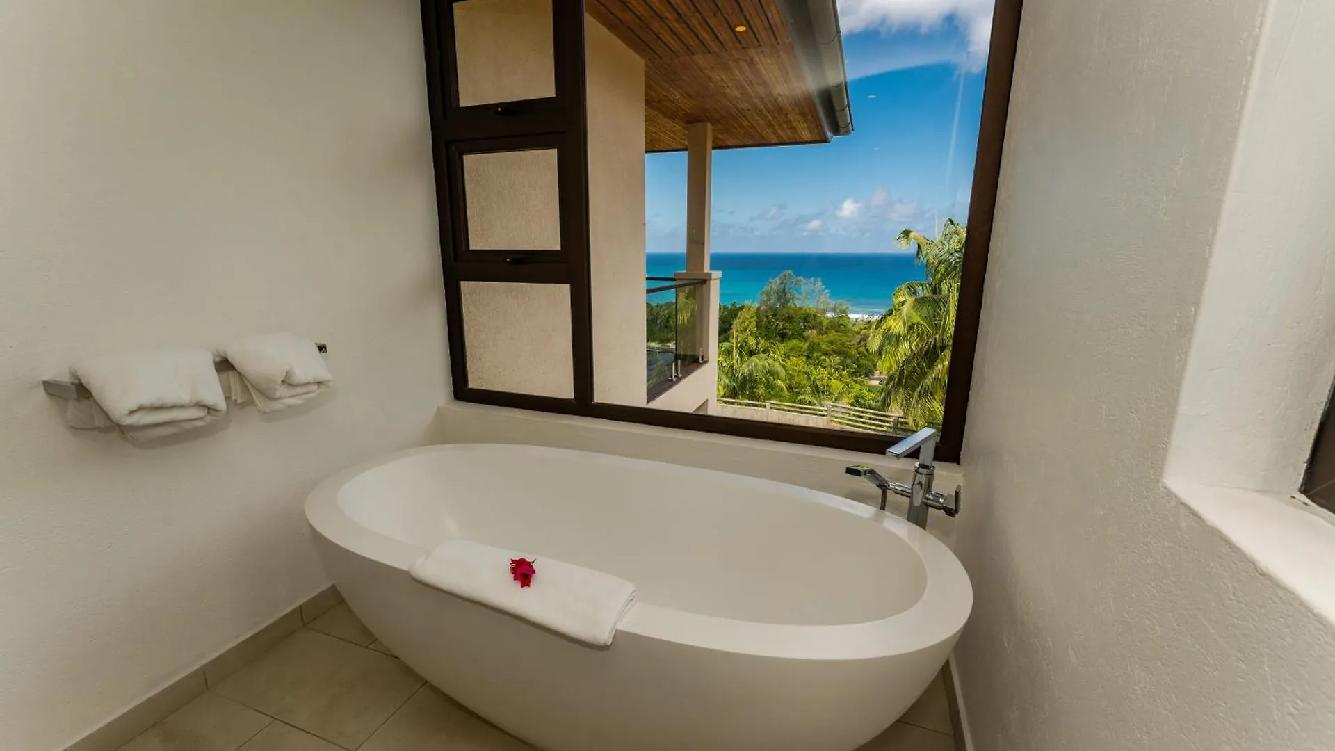 Valmer Resort And Spa Baie Lazare