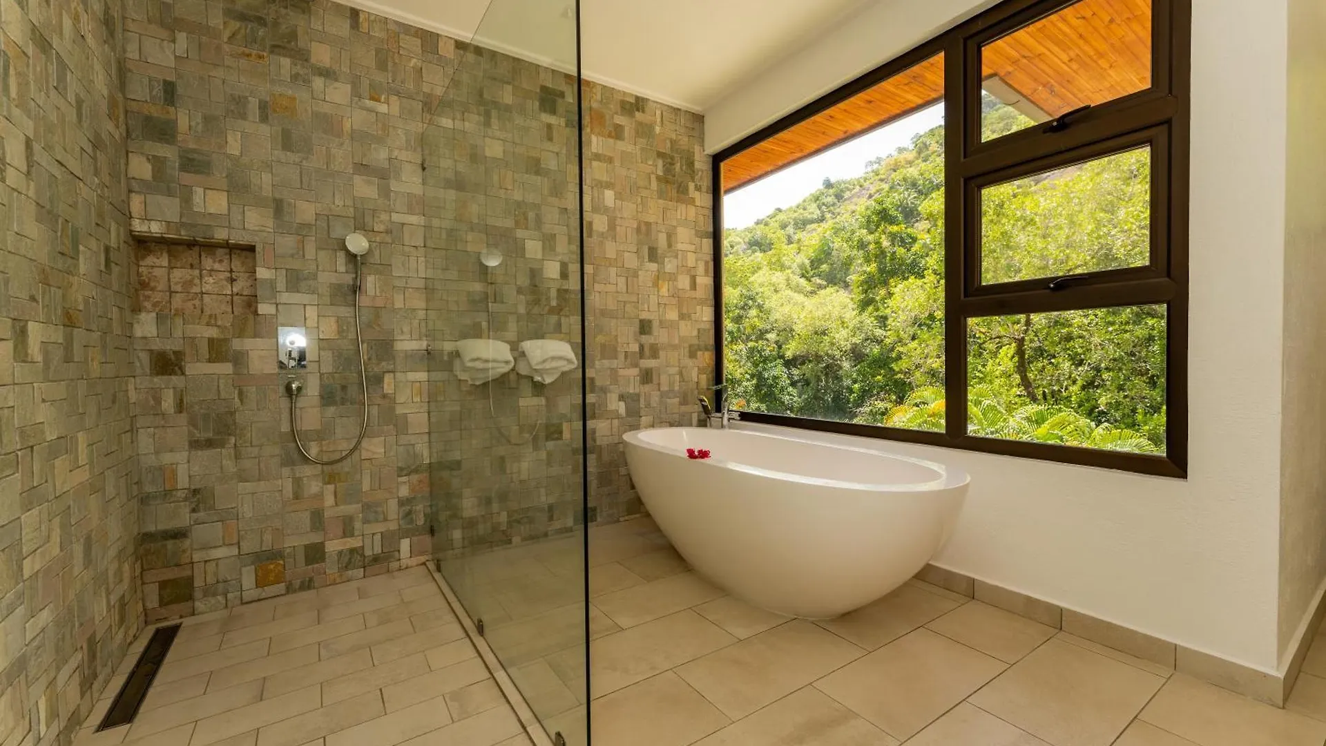 Hotel Valmer Resort And Spa Baie Lazare