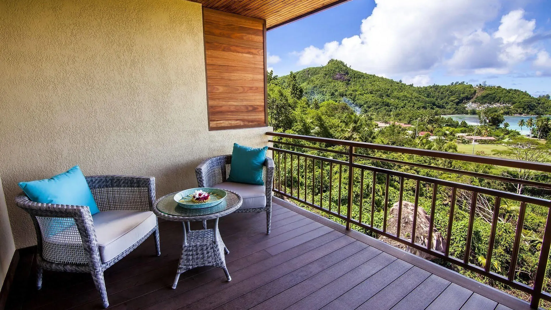 Valmer Resort And Spa Baie Lazare  Hotel